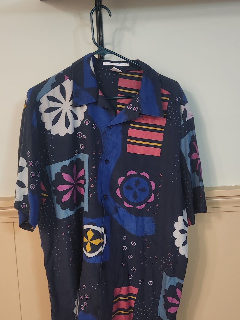 Perry Ellis Abstract Floral Button-Up Shirt - Navy Large Silk. Blend